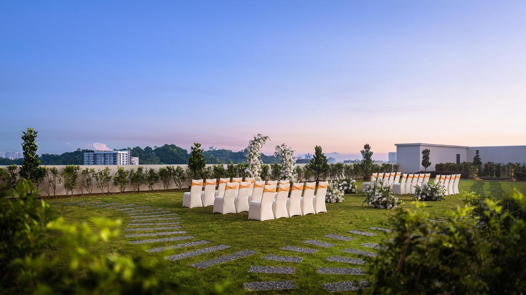 Holiday Inn & Suites Penang Prai By Ihg Bukit Mertajam Exterior foto